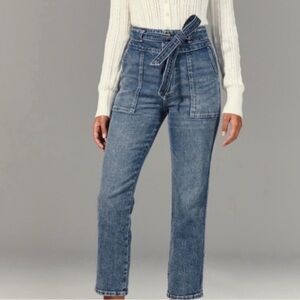 Abercrombie & Fitch Ultra High Rise Straight Leg Jeans 12R/31